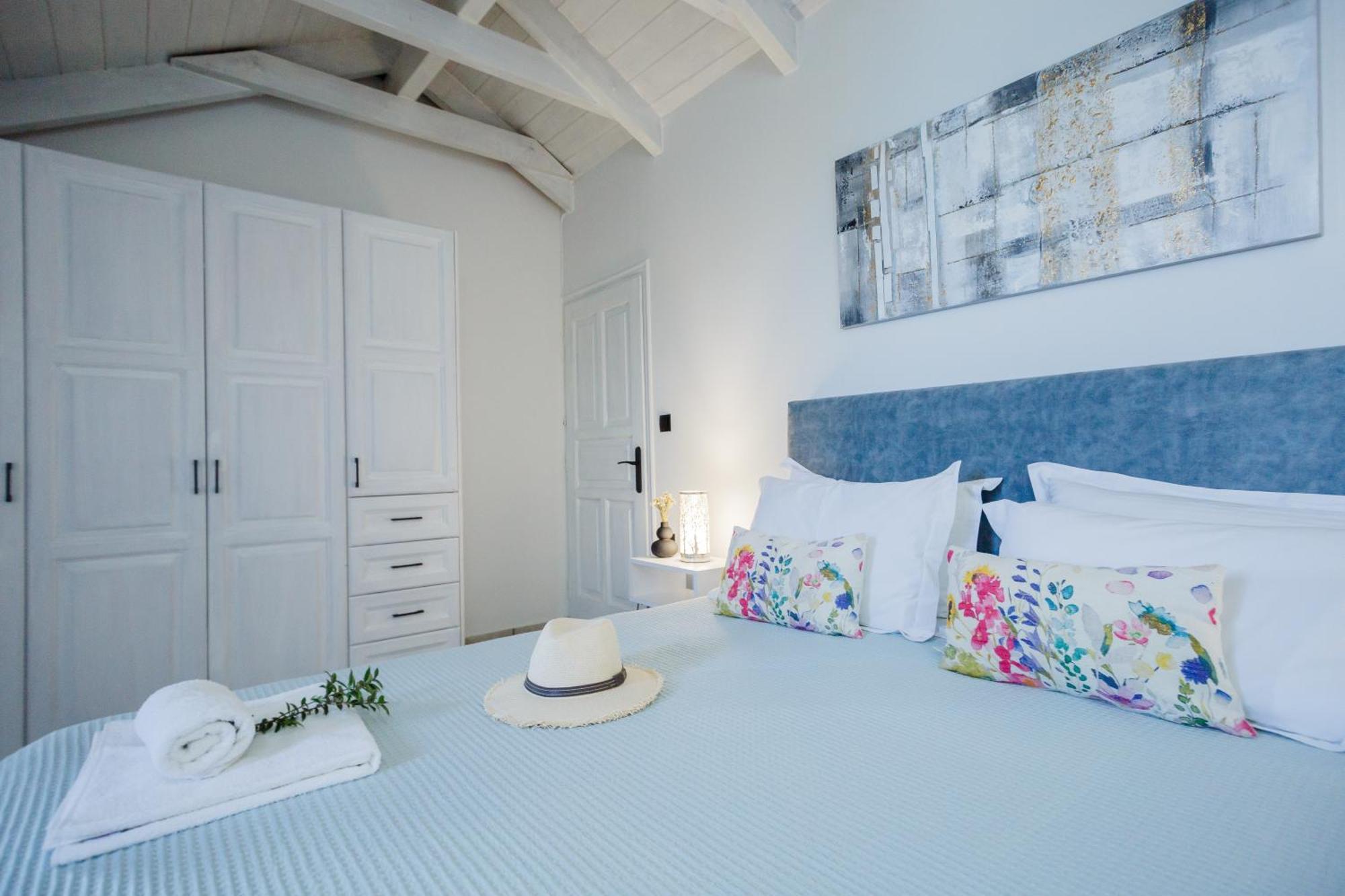 Tonias Houses - Thea House And Vrachos Attic Appartment اليكاناس المظهر الخارجي الصورة