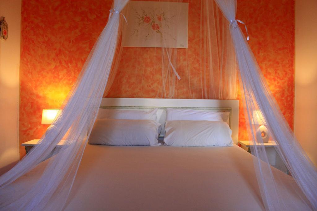 Tonias Houses - Thea House And Vrachos Attic Appartment اليكاناس الغرفة الصورة